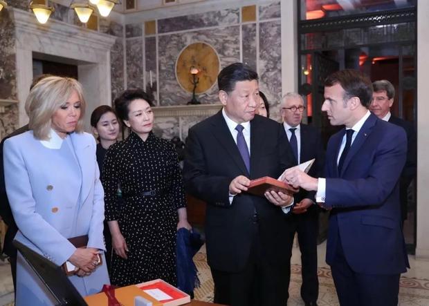 今年首次外访，习近平见证的这些第一次