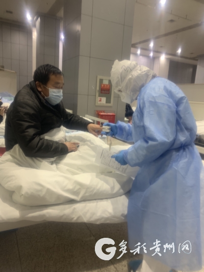 （中首）贵州援鄂护理医疗队：方舱管理更加规范，队员全力投入工作