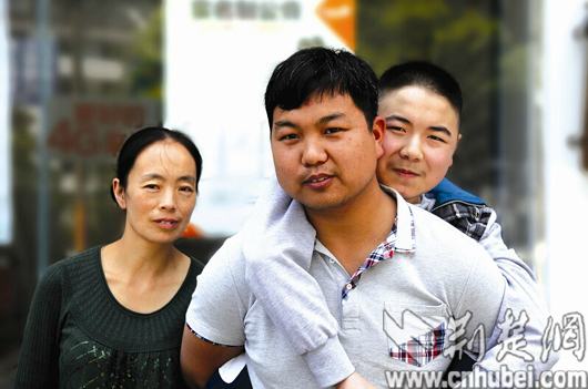 湖北一70后嫂子带重病儿子改嫁80后小叔子