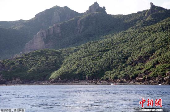 中国海警舰船编队15日在我钓鱼岛领海内巡航