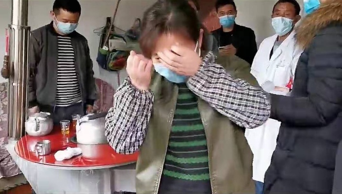 （社会）疫情无情医保暖心 “服务”送上门助力低保户