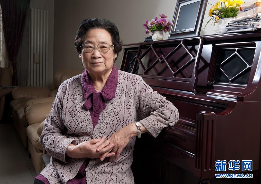 屠呦呦：与青蒿结缘 用中医药造福世界