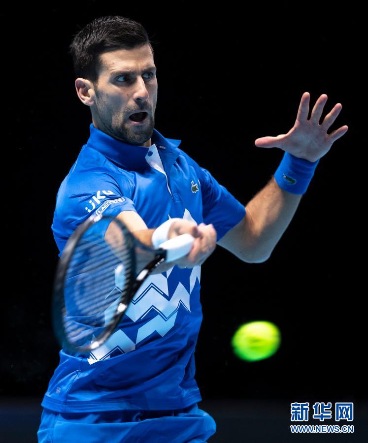 ATP年终总决赛：焦科维奇战胜施瓦茨曼