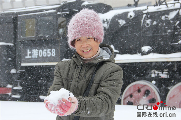 迎战暴风雪 致敬暴雪中最可爱的人