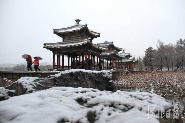 河北承德：银装素裹 水墨山庄