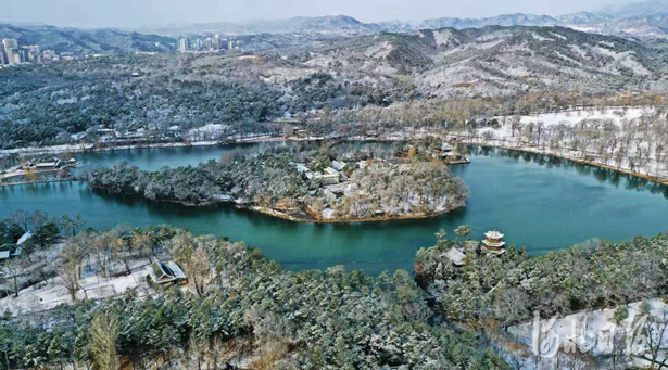 河北承德：银装素裹 水墨山庄
