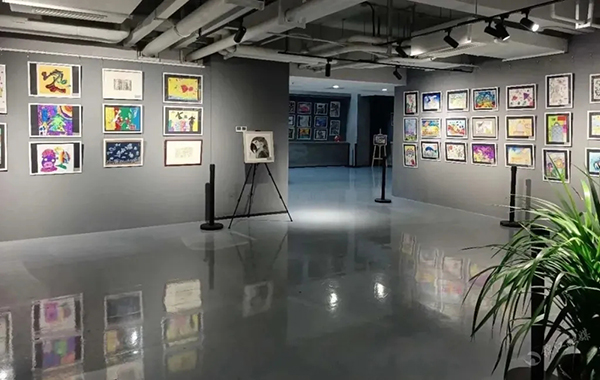 中法少儿美术精品展在成都锦江区开展