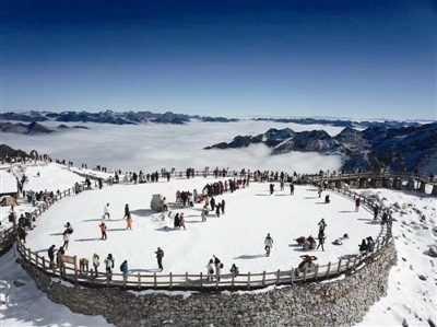 小雪到来 川内多地景区雪花飞舞