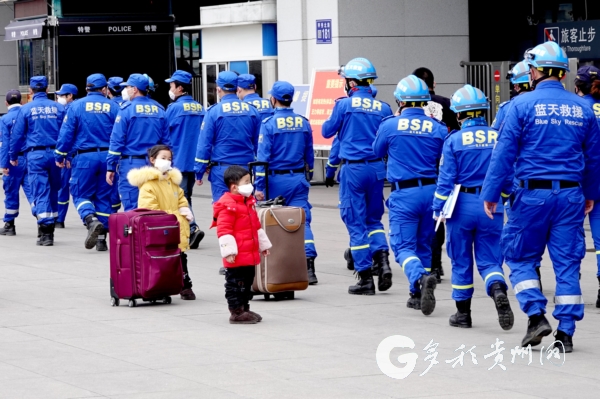 （中首）“两线作战”看担当  ——贵州统筹疫情防控和经济社会发展，积极有序复工复产