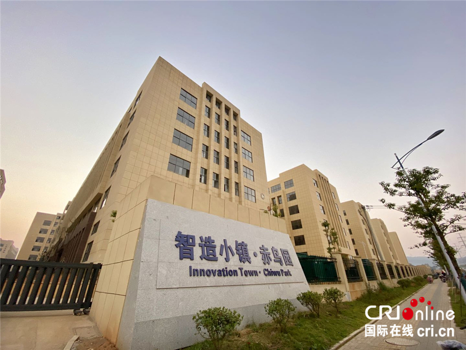 【共舞长江经济带•看高质量发展】清理化工企业建负面清单 九江沿江百里风光带形成