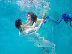 海边撩汉！王鸥变身美人鱼出水看呆明道