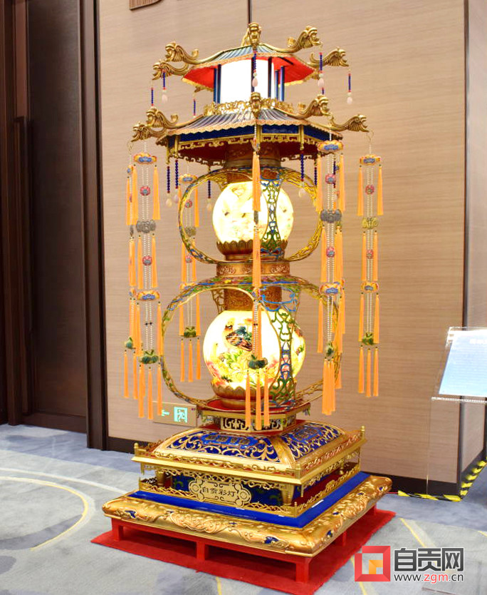 自贡彩灯点亮进博 千年盐都走向世界