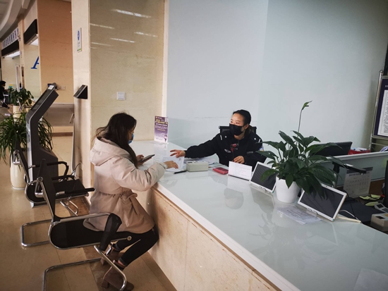 贵州荔波：线上“通办”服务不断 政务服务24小时不打烊