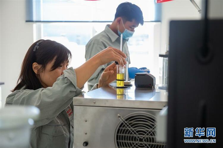 中老合资老挝首个石油炼化项目投产