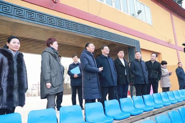 康军主任春节前在泾河新城走访慰问困难群众和驻军部队