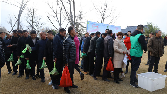 盐城市建湖县九龙口旅游度假区举行“蟹王”争霸赛