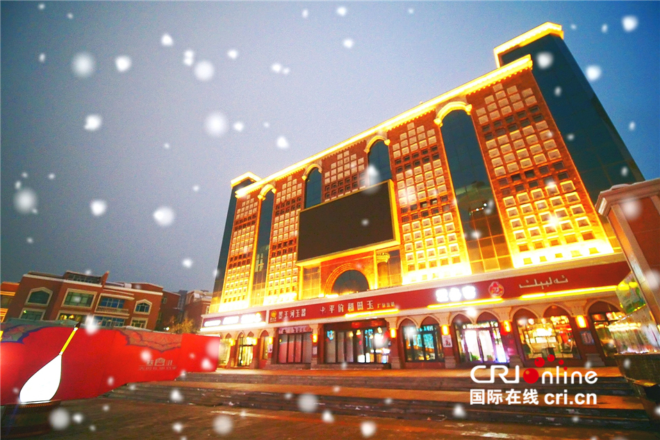 【外籍记者看新疆】乌鲁木齐大巴扎，不只是大