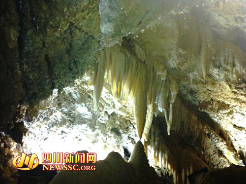 探秘四川溶洞奇观：造化鬼斧神工 凝结时间奥秘