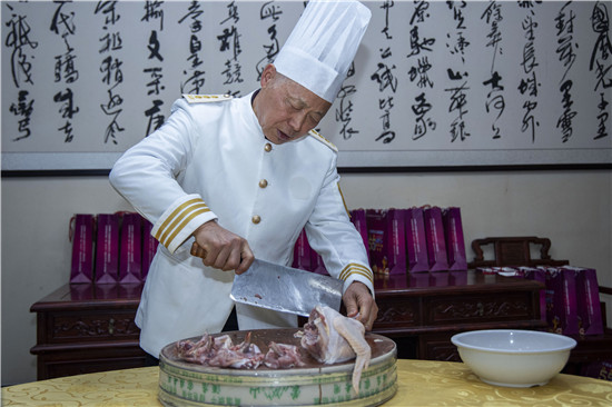 【中国梦•大国工匠篇】元老级中国烹饪大师赵留安：一辈子就吃“厨师”这一碗饭