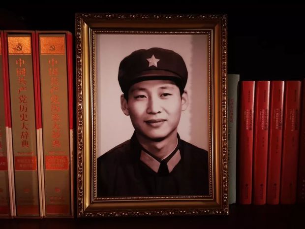 【独家揭秘】习主席书架上的新变化