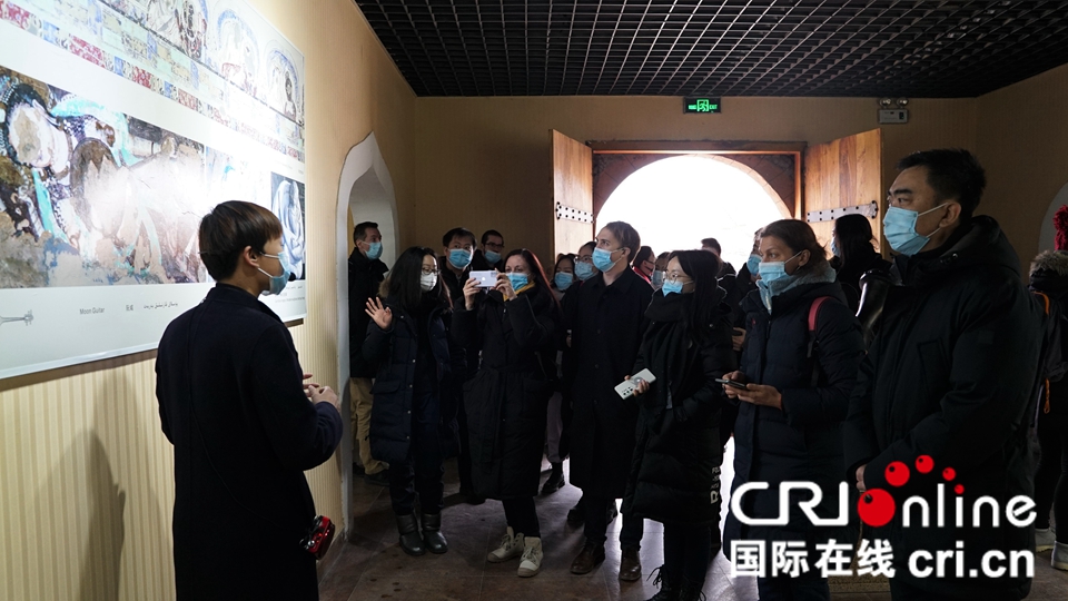 【外籍记者看新疆】图片报道：阿克苏新和县加依村——新疆民间手工乐器制作第一村