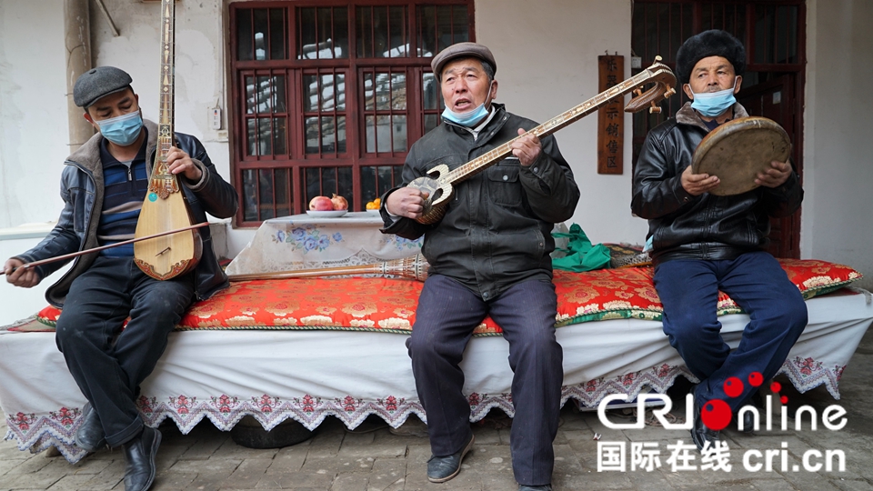 【外籍记者看新疆】图片报道：阿克苏新和县加依村——新疆民间手工乐器制作第一村