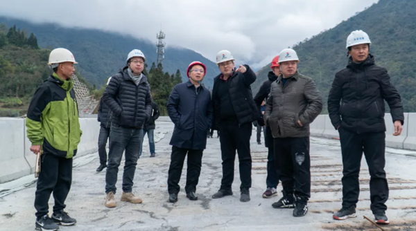 雅安市天全县委书记余力调研喇叭河景区灾后恢复重建提升工作