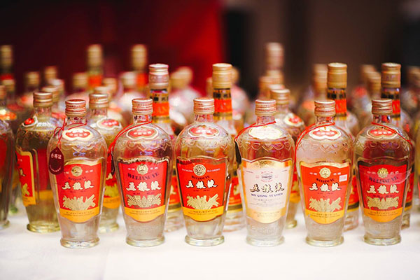 中国酒业协会名酒收藏委员会“家有老酒”——民间寻宝五粮液专场活动在宜宾举行