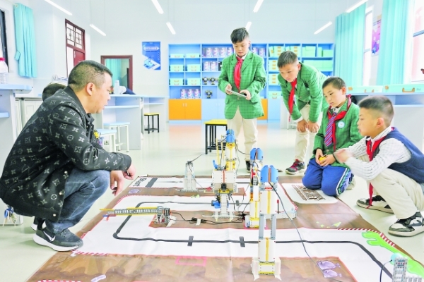 白云十五小智慧校园建设初显成效