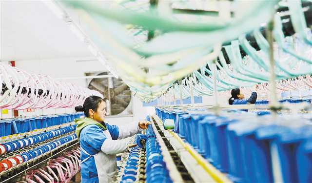 重庆黔江区：年底赶制订单忙