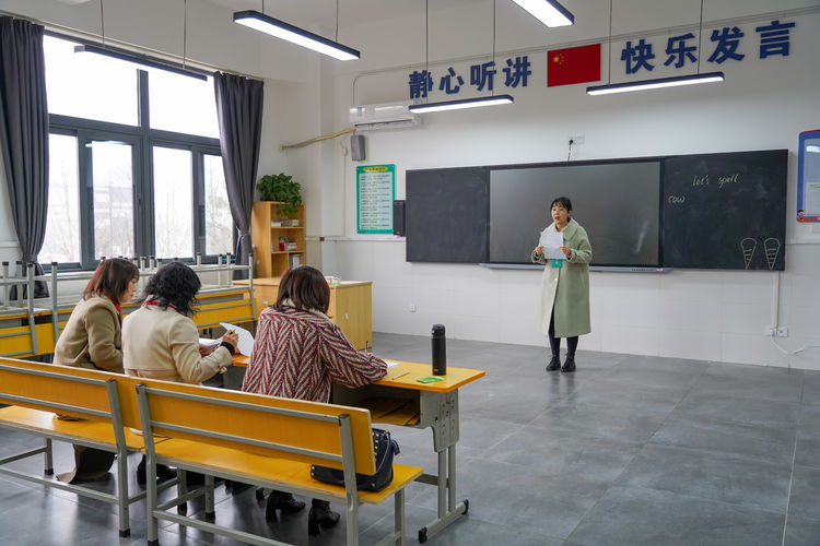 西安经开区第一届中小学（幼儿园）一级教师职称评审活动在经开八小成功举行