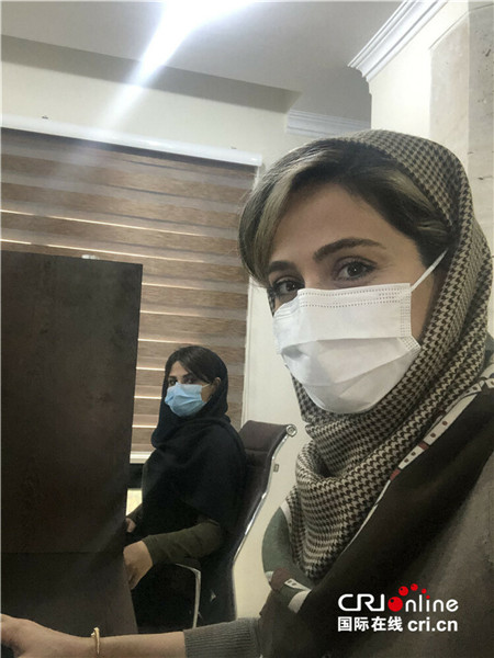 疫情与制裁双重压力下 伊朗民众坚韧面对生活