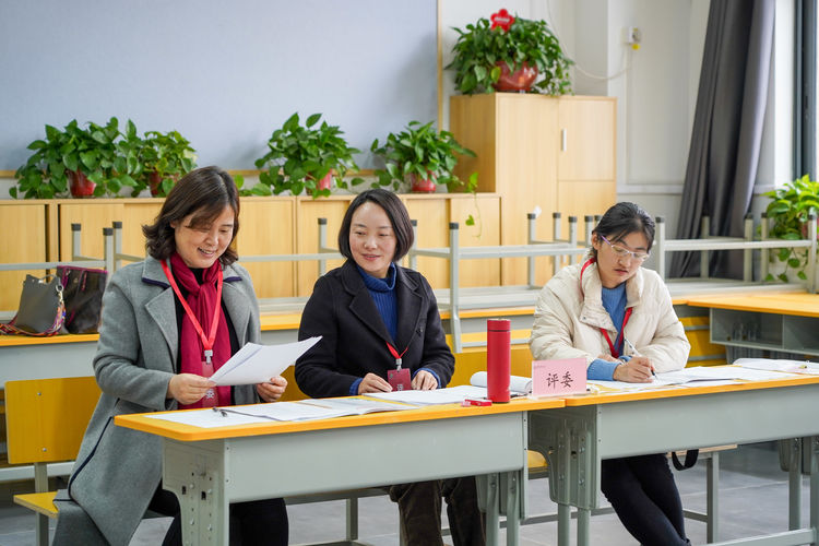 西安经开区第一届中小学（幼儿园）一级教师职称评审活动在经开八小成功举行