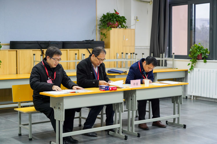 西安经开区第一届中小学（幼儿园）一级教师职称评审活动在经开八小成功举行