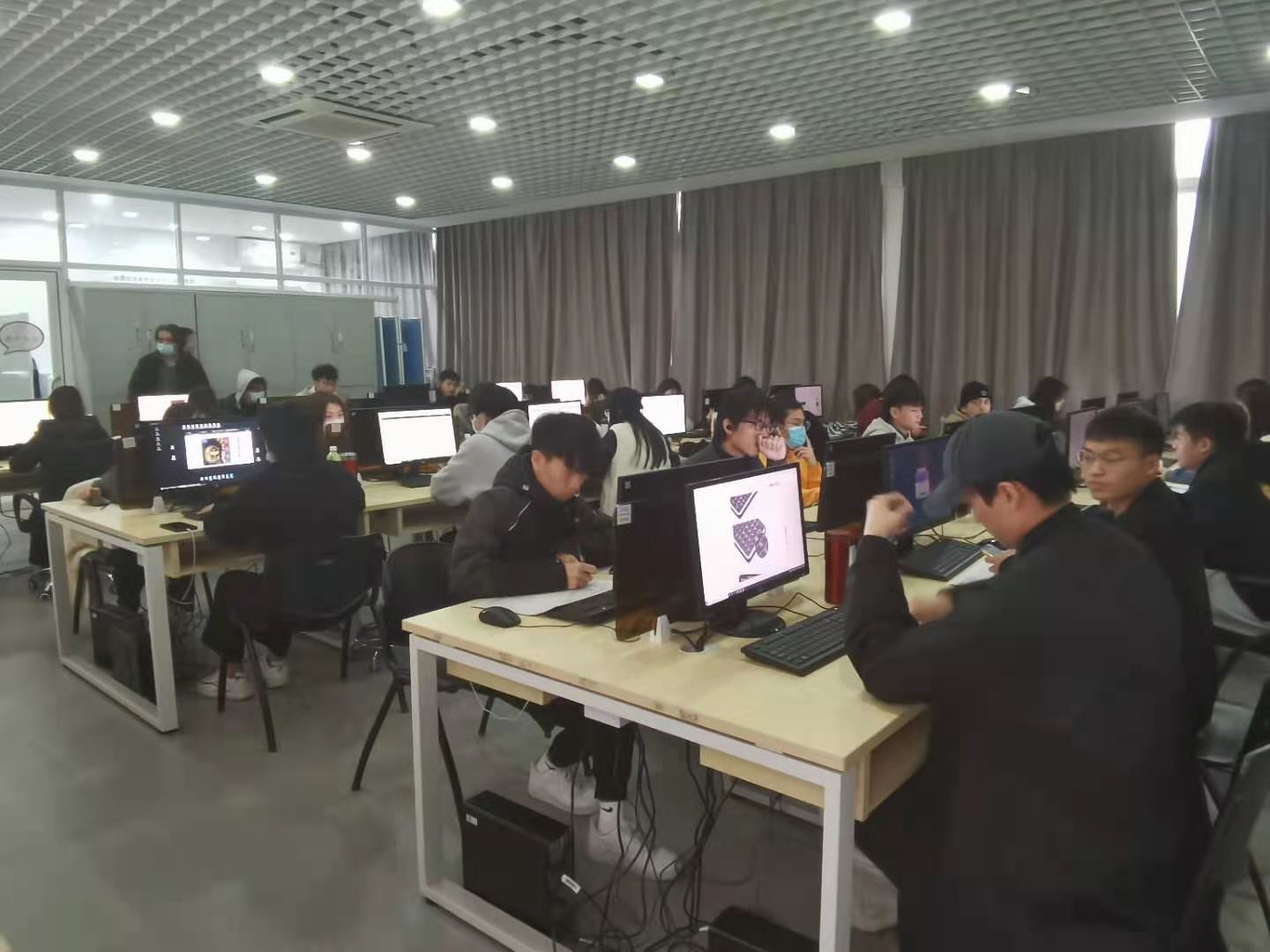 广东“众创杯”金奖之“农村电商”项目带动就业创业见成效_fororder_B76D6025-E044-48EB-AA02-897672693CA6