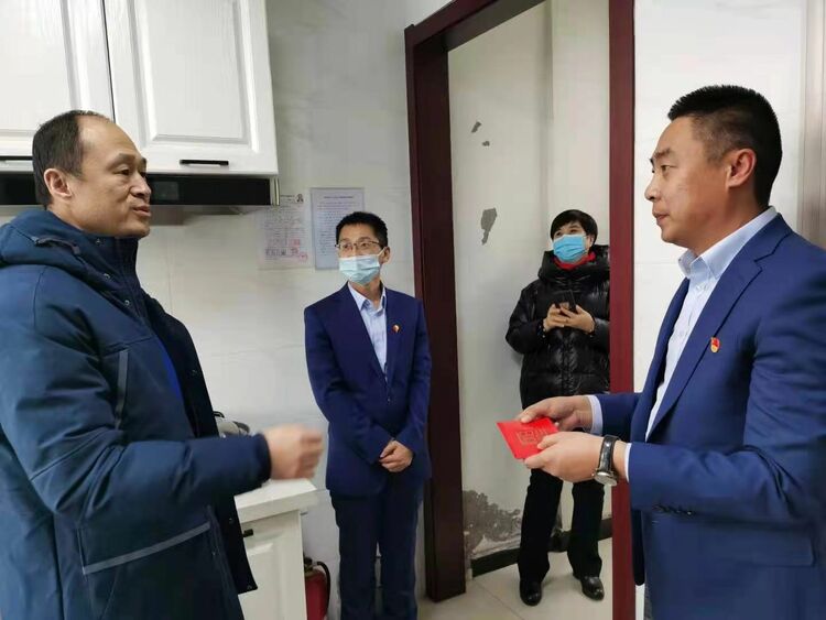 B【黑龙江】鸡西农商银行：关怀基层员工 凝聚企业活力