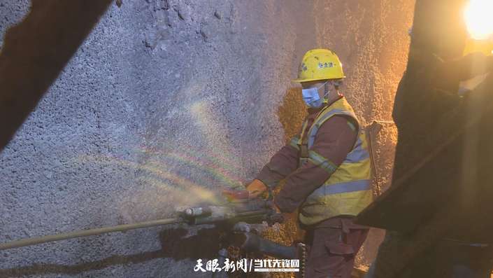 （社会）瓮马铁路（项目）有序复工