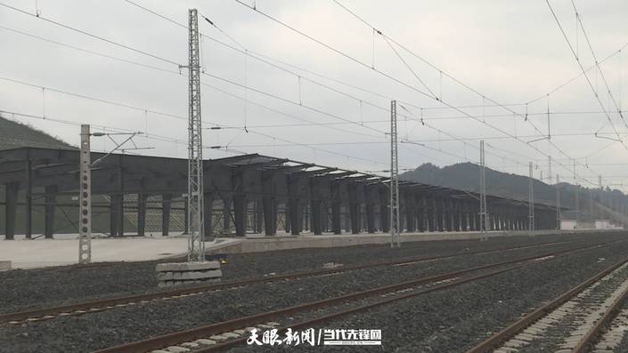 （社会）瓮马铁路（项目）有序复工