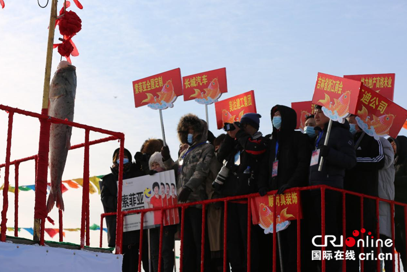 【图片故事】查干湖冬捕：一场人、马、鱼协作出演的实景秀_fororder_微信图片_20210101153843