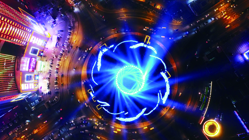长春市卫星广场利用激光灯创造视觉中心
