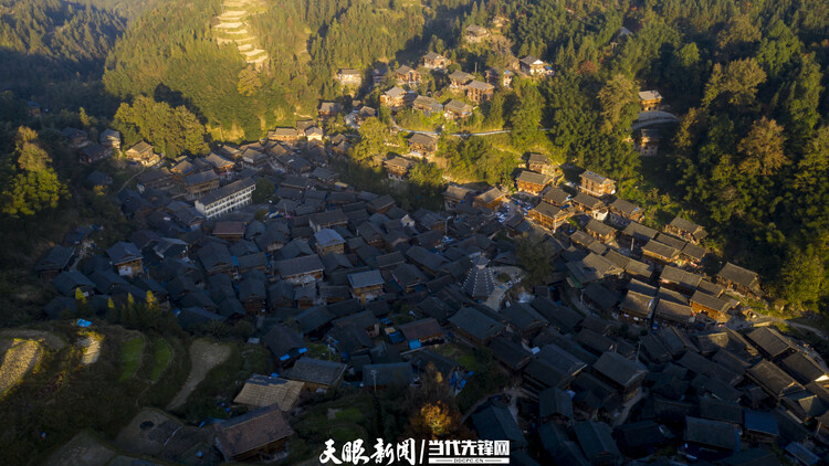 贵州：山水田园里蹚出“幸福路”