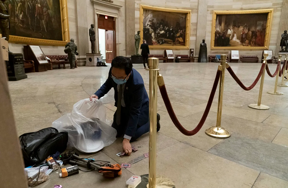 北美观察丨混乱恐怖，一片狼藉，国会“陷落”瞬间令人震惊和悲哀