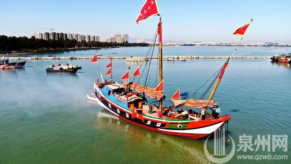 国家级非遗名不虚传 泉州峰尾海港再现明代福船