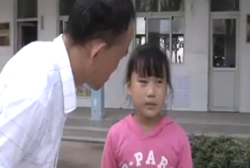 【教育（图片+摘要）】（页面标题）学校留守儿童占80%（内容页标题）学校留守儿童占80% 乡村教师用爱坚守