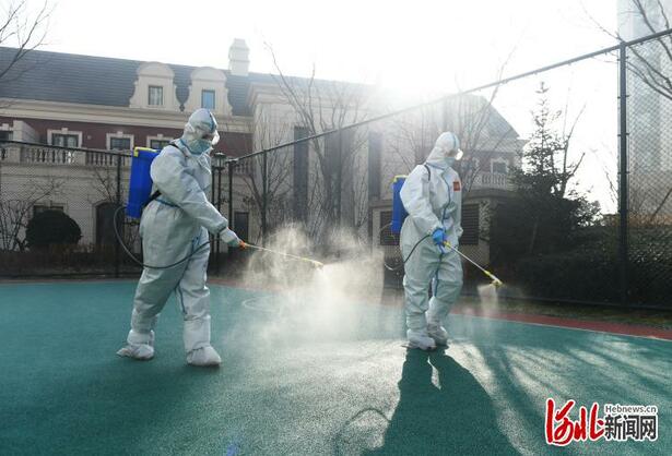 河北石家庄：社区防疫消杀进行时