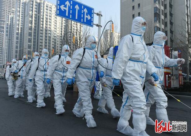 河北石家庄：社区防疫消杀进行时