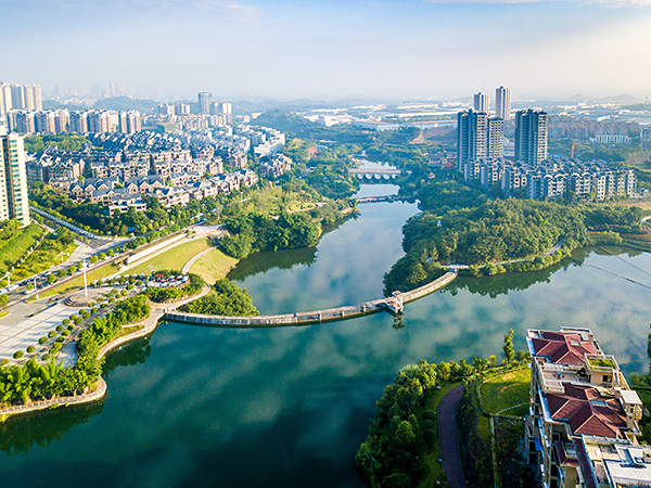 自贡沿滩：积极建设成渝地区南翼跨越开放合作示范区_fororder_3沿滩龙湖生态环境