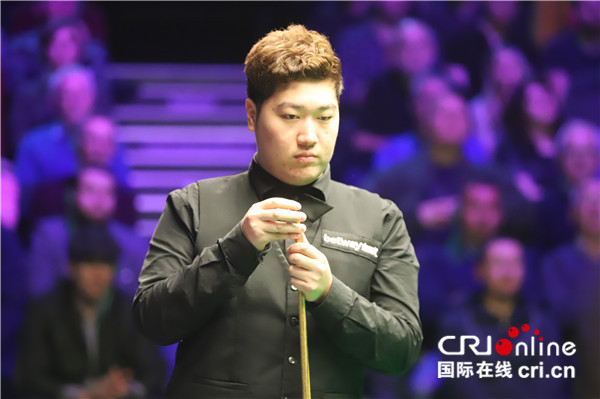 专访世界首位“00后”斯诺克大师赛冠军——颜丙涛_fororder_111