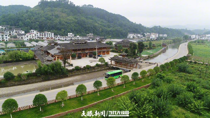 《贵在有理》贵州样板系列五：打通农村出行“最后一公里”