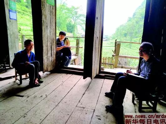 泪目！干部倒在扶贫一线，生前一直随身带着结婚证......